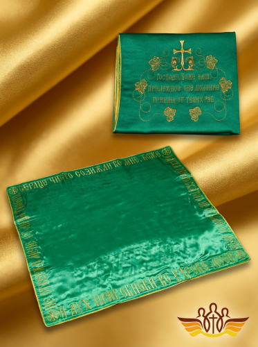 АРТ2662. Илитон на престол вышитый Литургия. Размер 80*70.Ткань однотонный атласный шелк.