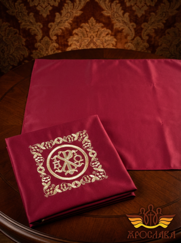АРТ306. Илитон на престол вышитый с печатью Альфа-Омега. Размер 80*70.Ткань однотонный атласный шелк.