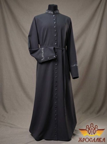 АРТ1266. Подрясник-платье основа русская, ворот греческий, ткань габардин. Вышивка рис №2: ворот, манжеты. 33 пуговицы.