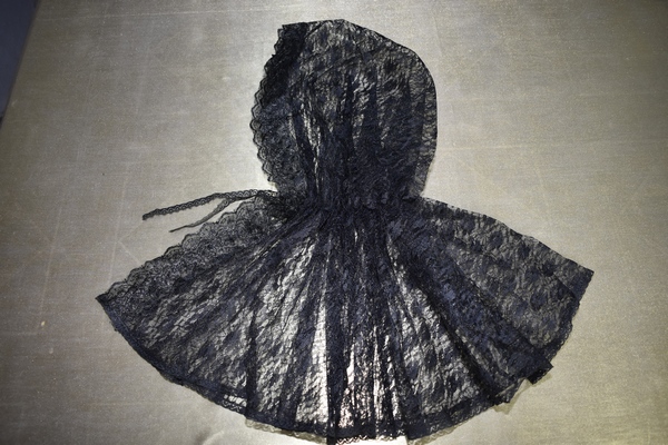 АРТ1704 Ниспадающий Донской платок. Ткань гипюр.