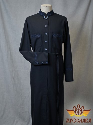 АРТ2445. Подрясник-платье основа греческая, ткань полушерсть. Вышивка рис №19: ворот, манжеты,карманы. На воротнике застежка восьмерка.