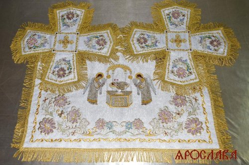 АРТ2826. Покровцы вышитые Барбарис. С иконой Агнец Божий.